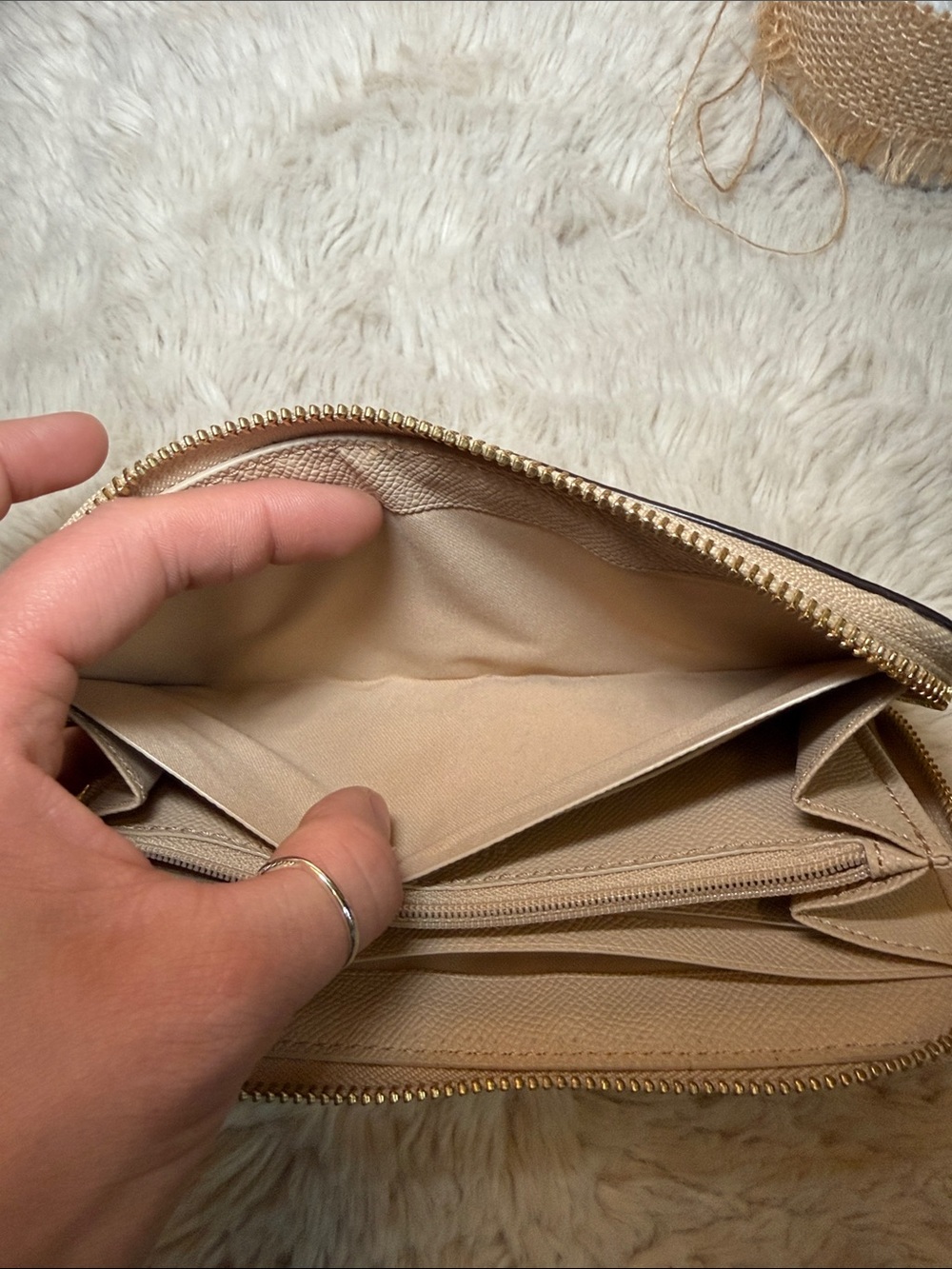✨ Coach Crossgrain Leather Accordion Zip Wallet✨ - Picture 12 of 14